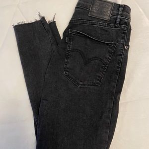 BRAND NEW Levi’s Mile High Super Skinny